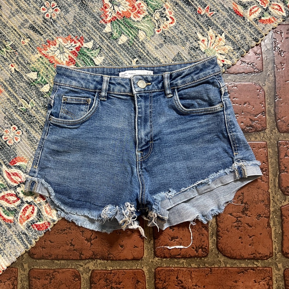 Zara raw frayed cuffed hem denim shorts